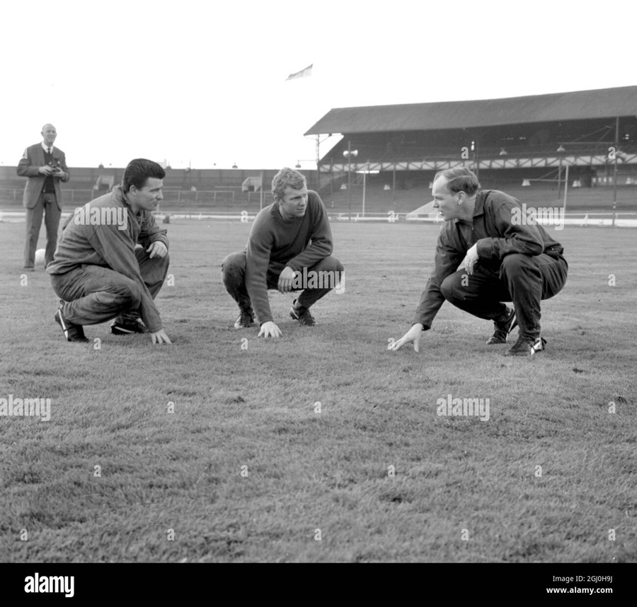 bobby moore west-ham-greyhound-stadium-1964