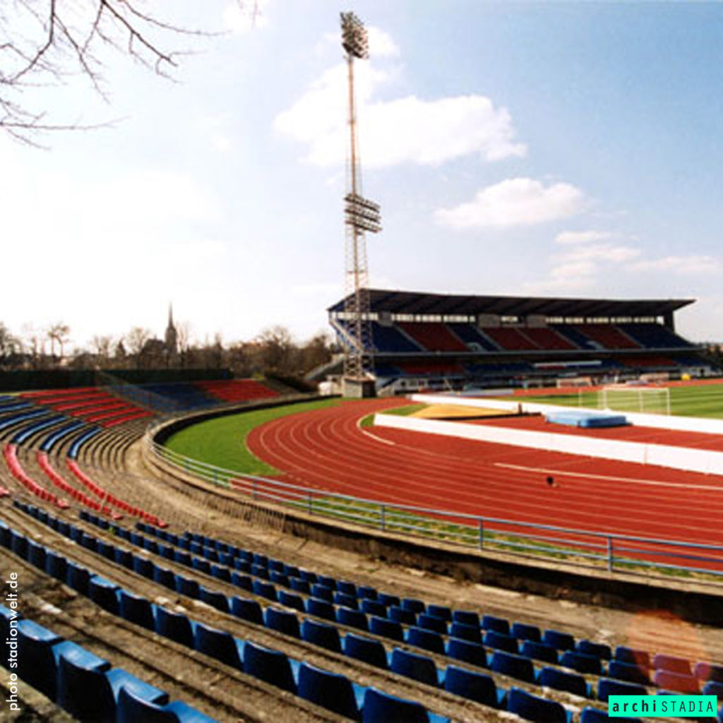 doosan arena esterno stadio originale viktoria plzen panoramica