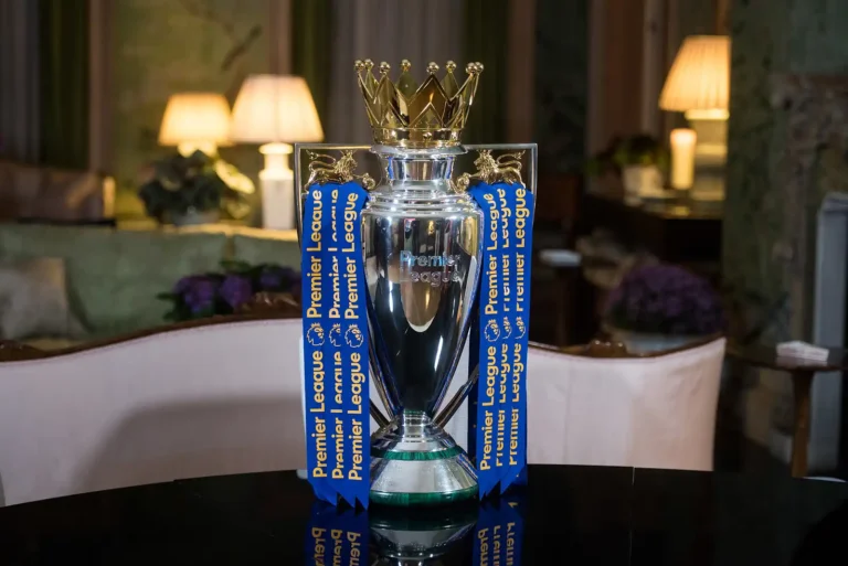 premier league trofeo com'è fatto