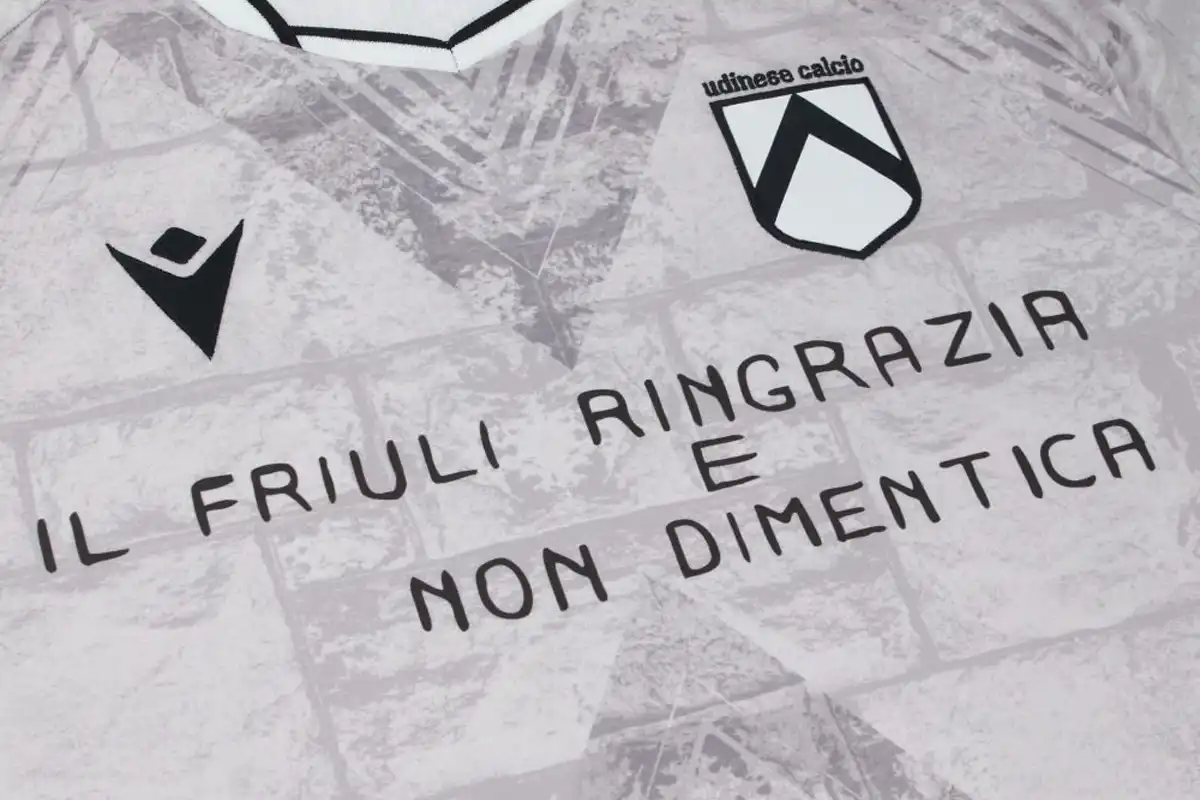 udinese maglia terremoto 1976 macron-dettaglio